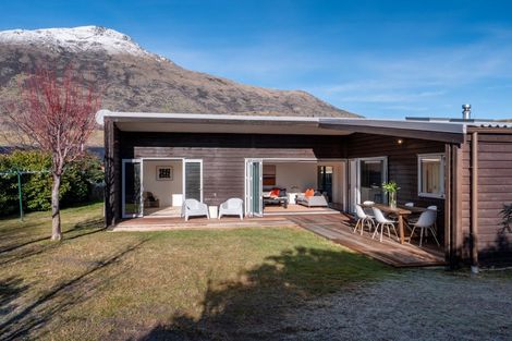 Photo of property in 10 Herries Lane, Lake Hayes, Queenstown, 9304