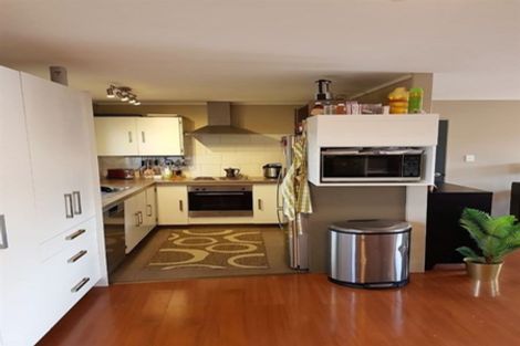 Photo of property in 19a Glenhaven Place, Te Atatu Peninsula, Auckland, 0610