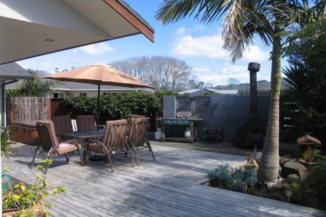 Photo of property in 9 Dotterel Place, Whitianga, 3510