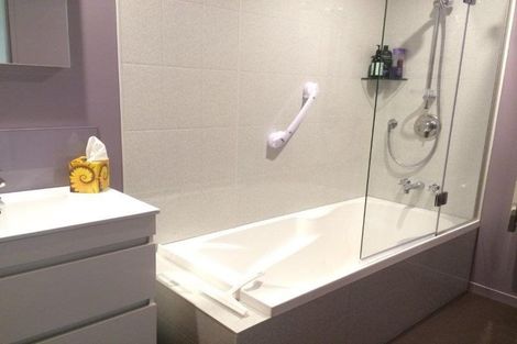 Photo of property in 8 Kennedy Crescent, Wanaka, 9305