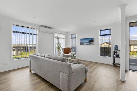 Photo of property in 53 Pragma Rise, Rototuna North, Hamilton, 3210