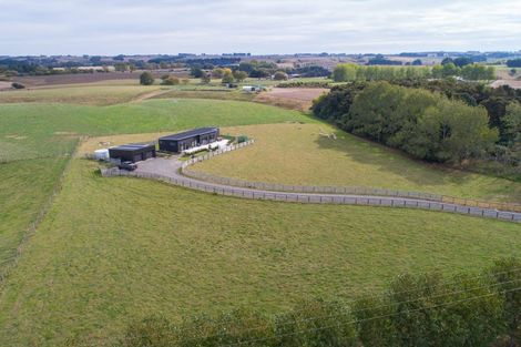 Photo of property in 567 Lethbridge Road, Halcombe, 4775