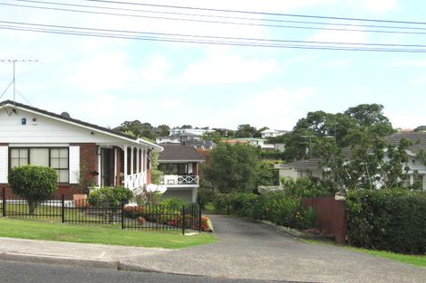 Photo of property in 1/4 Penning Road, Castor Bay, Auckland, 0620