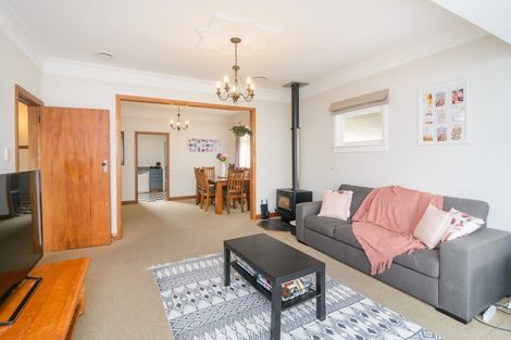Photo of property in 24 Kauri Street, Roslyn, Palmerston North, 4414