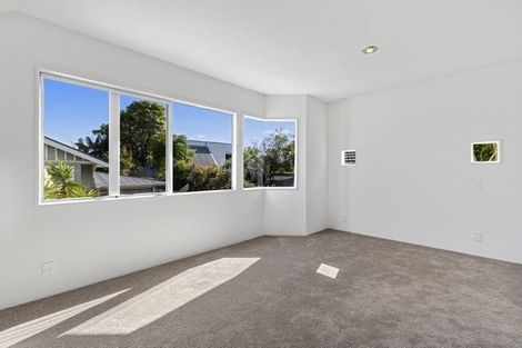 Photo of property in 1/20 Norwood Road, Bayswater, Auckland, 0622