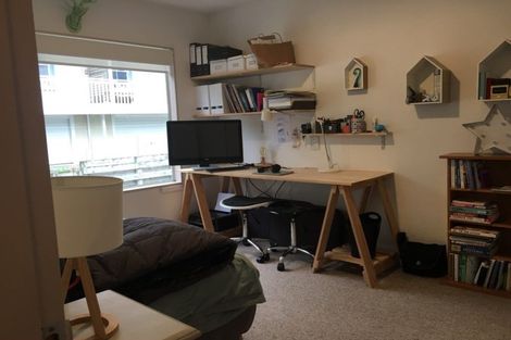 Photo of property in 33u2 Hiropi Street, Newtown, Wellington, 6021