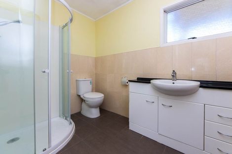 Photo of property in 25 Katrina Place, Massey, Auckland, 0614