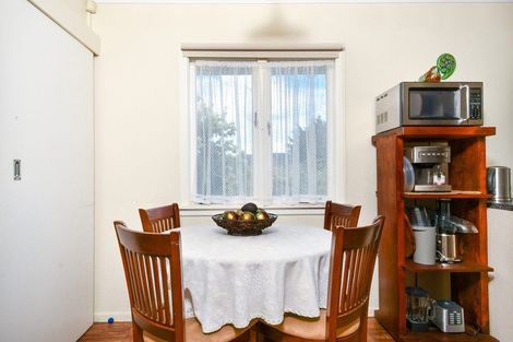 Photo of property in 50 Savoy Road, Glen Eden, Auckland, 0602