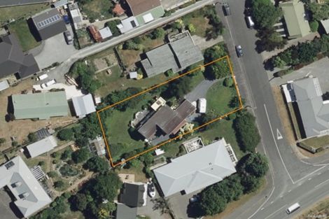 Photo of property in 2 Huia Street, Waikawa, Picton, 7220
