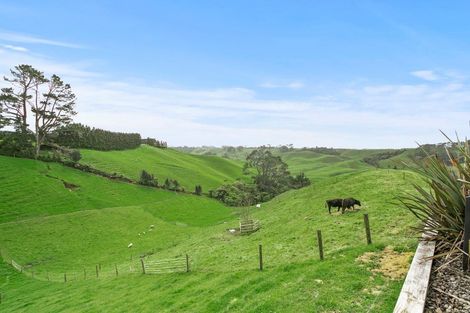 Photo of property in 350 Awai Road, Tarurutangi, New Plymouth, 4372