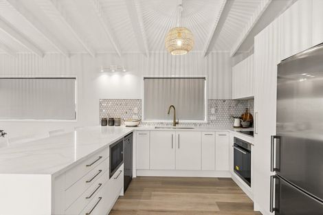 Photo of property in 2 The Southern Isle, Omaha, 0986