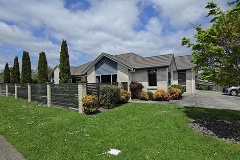Photo of property in 2 Kipling Crescent, Owhata, Rotorua, 3010
