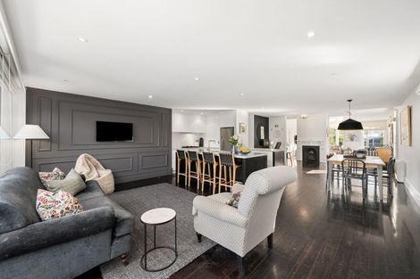 Photo of property in 18 Farm Road, Northland, Wellington, 6012