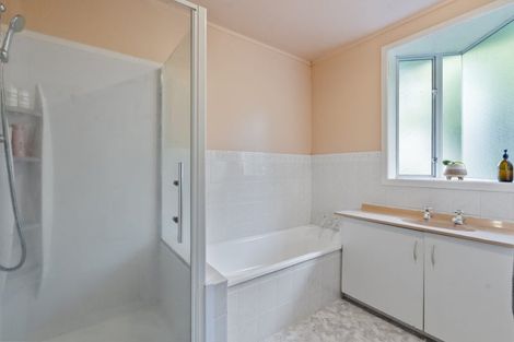 Photo of property in 10 Whitby Place, Westown, New Plymouth, 4310