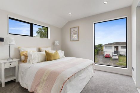 Photo of property in 121a Reeves Road, Pakuranga Heights, Auckland, 2010