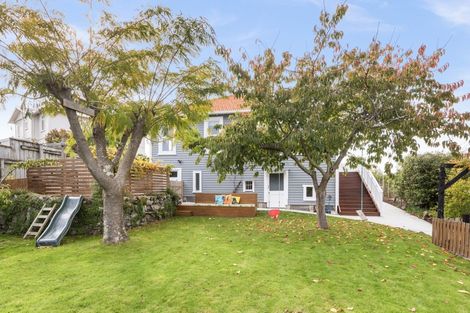 Photo of property in 3 Cobden Lane, Bluff Hill, Napier, 4110