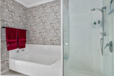 Photo of property in 62a Chatsworth Road, Silverstream, Upper Hutt, 5019
