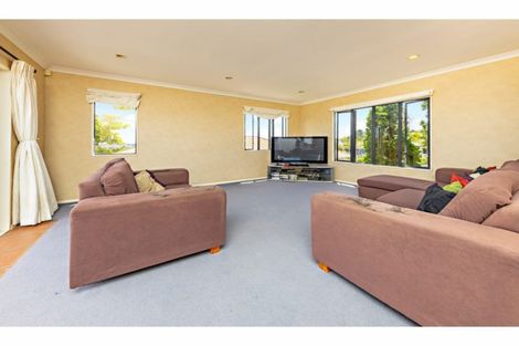 Photo of property in 13 Conacher Close, East Tamaki Heights, Auckland, 2016