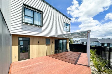 Photo of property in 22 Heketara Way, Massey, Auckland, 0614