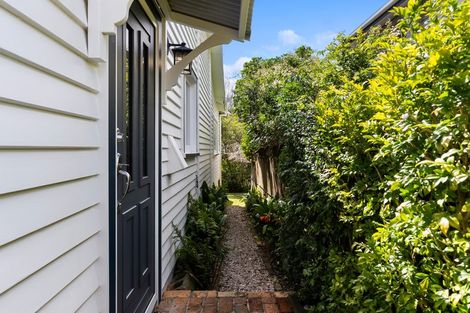 Photo of property in 1/20 Zion Road, Birkenhead, Auckland, 0626