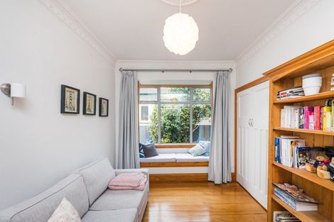 Photo of property in 31 Manapouri Crescent, Hokowhitu, Palmerston North, 4410