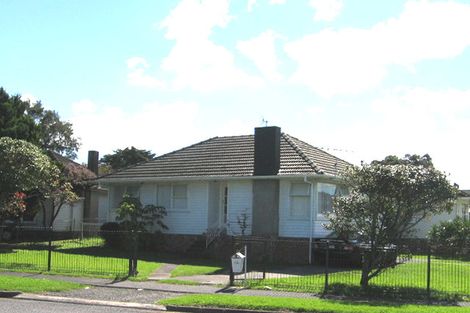 Photo of property in 30 Harbour View Road, Te Atatu Peninsula, Auckland, 0610