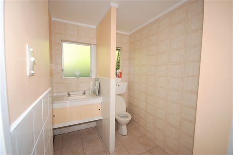Photo of property in 19a/8 Verbena Road, Birkdale, Auckland, 0626