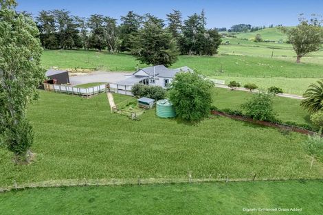 Photo of property in 56 Tapairu Road, Waipawa, 4275