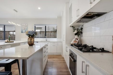 Photo of property in 11 Evelina Lane, Flat Bush, Auckland, 2019
