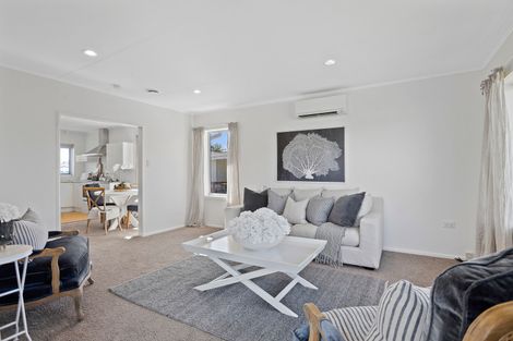 Photo of property in 28 Kowhai Street, Tuakau, 2121