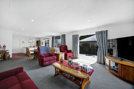 Photo of property in 30 Kahikatea Street, Inglewood, 4330