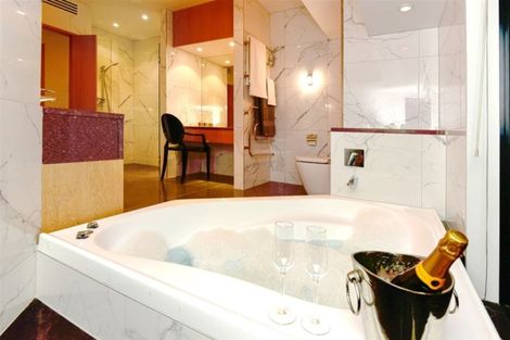 Photo of property in Gloucester Towers, 28/28 Gloucester Street, Christchurch Central, Christchurch, 8013