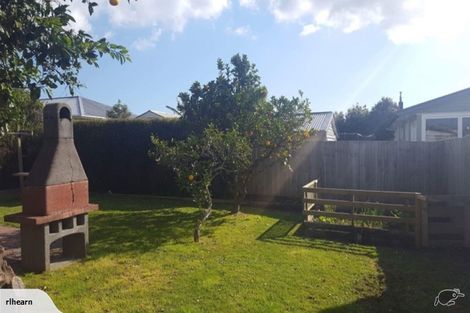 Photo of property in 6 Murray Road, Te Atatu Peninsula, Auckland, 0610