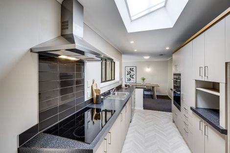 Photo of property in 23 Kent Terrace, Taradale, Napier, 4112