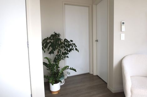 Photo of property in 3/22 Kerewhenua Crescent, 0616