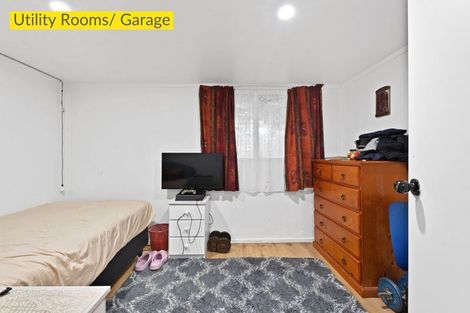 Photo of property in 6 Aden Place, Clendon Park, Auckland, 2103