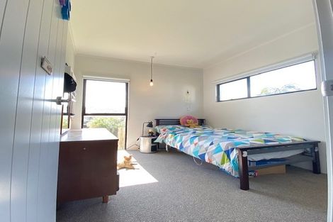 Photo of property in 2/21 Scarboro Terrace, Murrays Bay, Auckland, 0630
