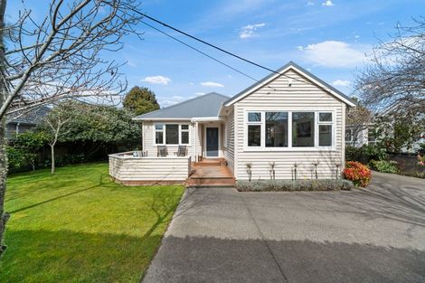 Photo of property in 3 Heretaunga Square, Silverstream, Upper Hutt, 5019
