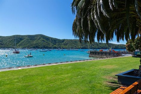 Photo of property in 4 Amelia Crescent, Waikawa, Picton, 7220