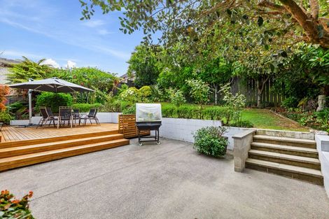 Photo of property in 16 Nui Mana Place, Te Atatu South, Auckland, 0610