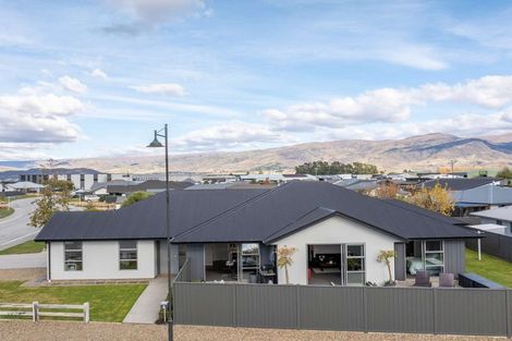 Photo of property in 14 Stowell Drive, Cromwell, 9310