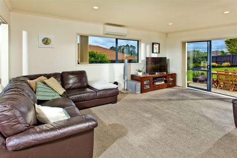 Photo of property in 13 Chelmsley Avenue, Henderson, Auckland, 0612