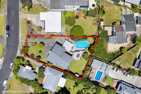 Photo of property in 17 Sealy Road, Torbay, Auckland, 0630