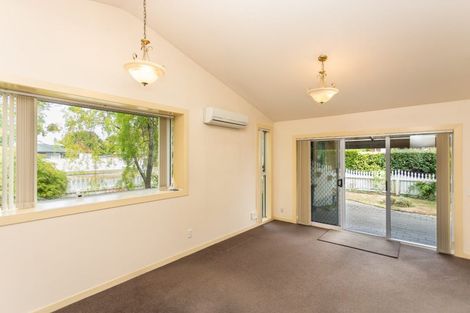 Photo of property in 208 Memorial Avenue, Burnside, Christchurch, 8053