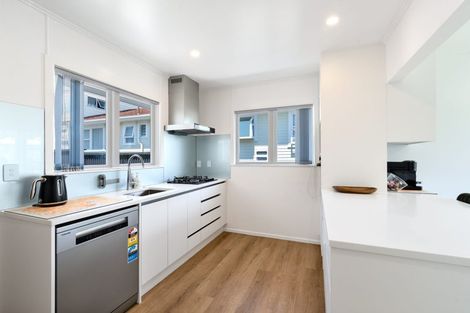 Photo of property in 57 Divich Avenue, Te Atatu South, Auckland, 0610