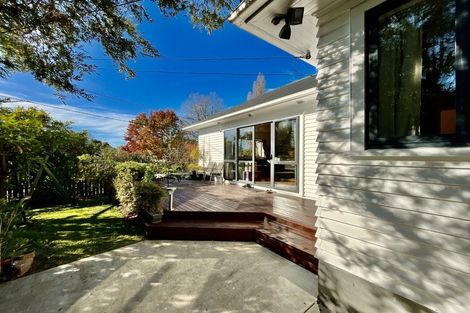 Photo of property in 6 Armstrong Avenue, Saint Martins, Christchurch, 8022