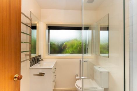 Photo of property in 208 Memorial Avenue, Burnside, Christchurch, 8053