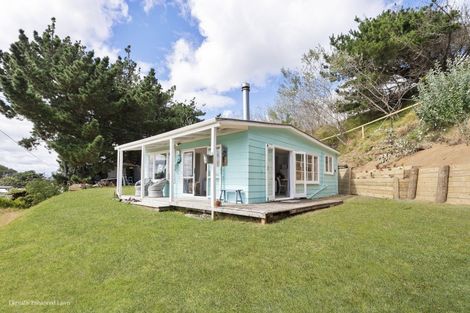 Photo of property in 8 Signal Street, Foxton Beach, Foxton, 4815