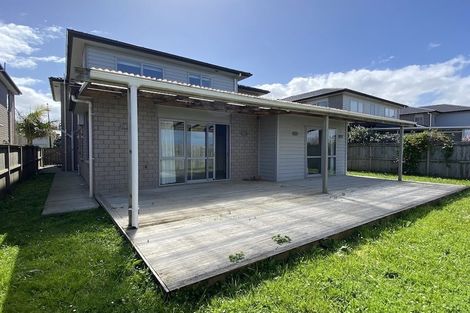 Photo of property in 16 Kira Road, Flat Bush, Auckland, 2016
