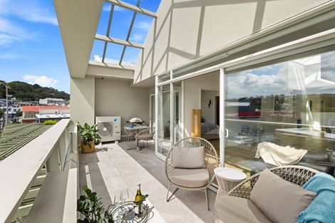 Photo of property in 2d/2 Queens Parade, Devonport, Auckland, 0624